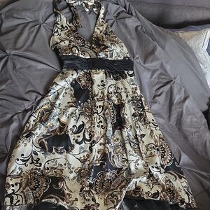 Chic Black and Cream Floral Backless Dress